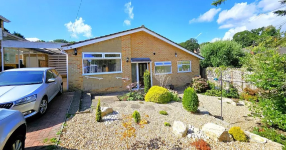 Bungalow détaché de 2 chambres Hedge End, Southampton, 450 000 £